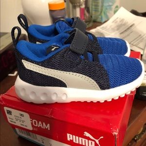 Brand new toddler boy size 4 pumas